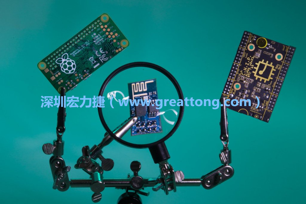 A Raspberry Pi Zero、ESP8266和CHIP。